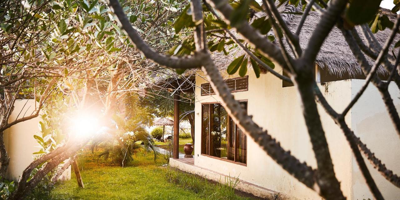 Pearl Beach Resort Гили Ашахан Екстериор снимка